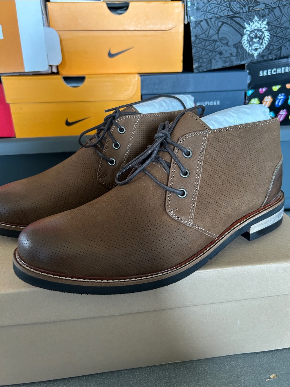 Dr. Scholl's Men's Brown Perforated Leather Chukka Boots